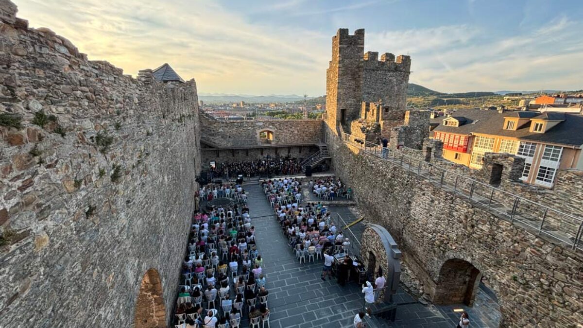 teatro con parimonio en el castillo de ponferrada